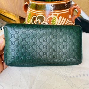 🔥💚LAST PRICE❤️💲MOVING SALE💲❤️Gucci Guccissima Zip around Wallet 💚